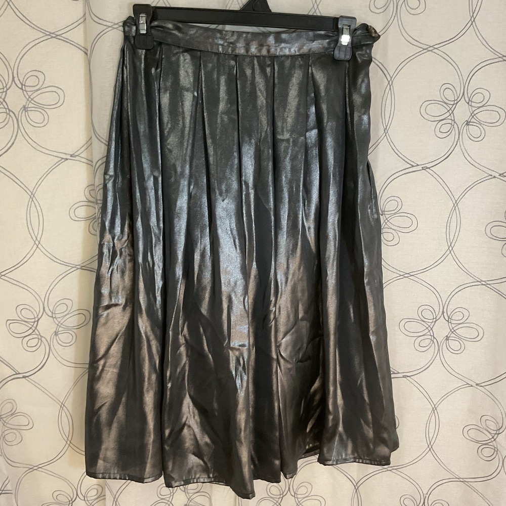 Who What Wear Shiny Gunmetal Silver Pleated Midi Flowy Skirt Size 2